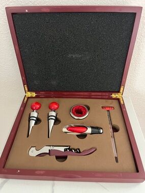 Red Wine Accessory Set with Gift Box